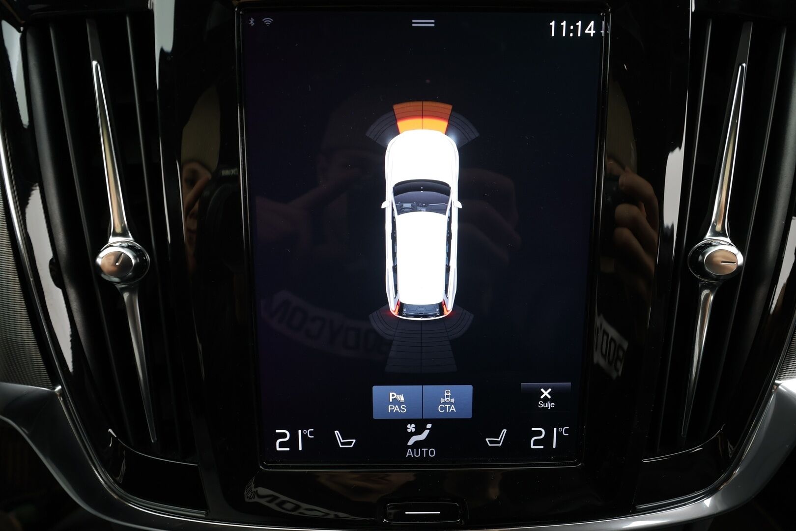 Volvo V90 2020 T8 TwE AWD R-Design aut * ACC / HUD / 360° / Webasto / Muistipenkki / Full LED / BLIS / Navi / Puolinahat * - Suomi-auto / Kahdet renkaat alumiinivanteilla / Juuri katsastettu - HULLUT JOULUT KORKOTARJOUS 2,49% 