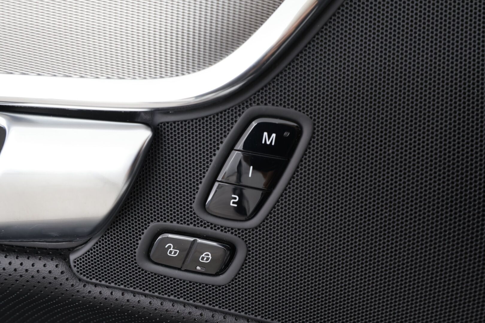 Volvo V90 2020 T8 TwE AWD R-Design aut * ACC / HUD / 360° / Webasto / Muistipenkki / Full LED / BLIS / Navi / Puolinahat * - Suomi-auto / Kahdet renkaat aluvanteilla