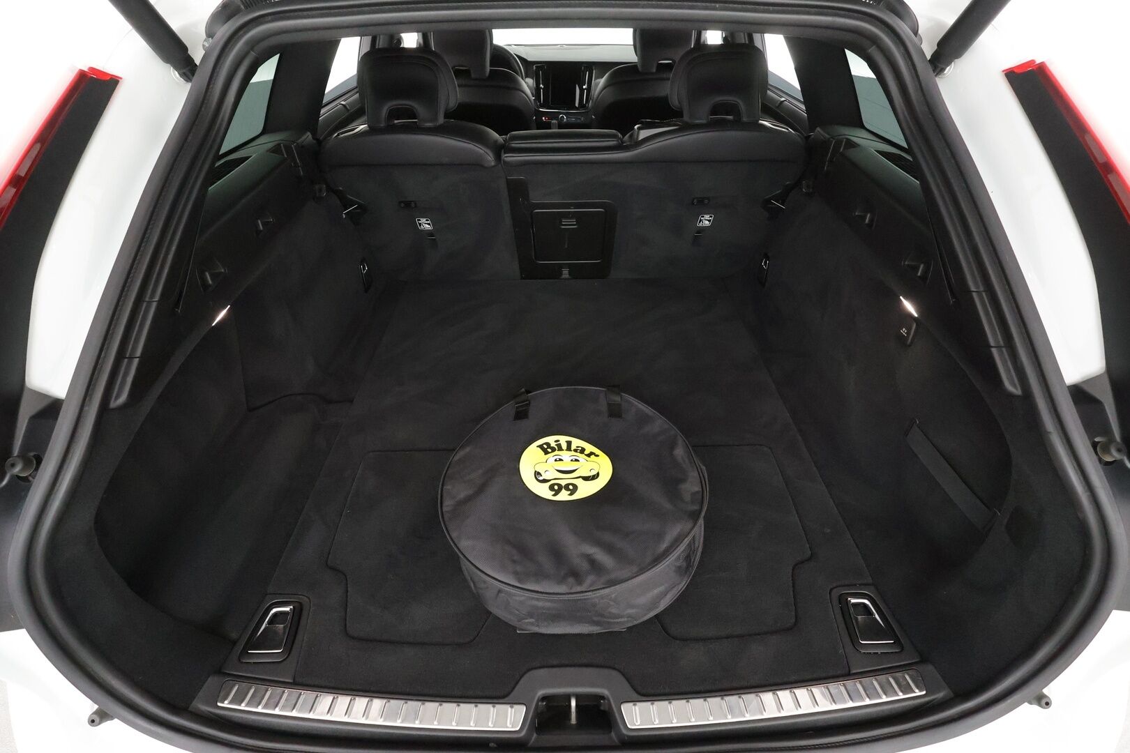 Volvo V90 2020 T8 TwE AWD R-Design aut * ACC / HUD / 360° / Webasto / Muistipenkki / Full LED / BLIS / Navi / Puolinahat * - Suomi-auto / Kahdet renkaat aluvanteilla