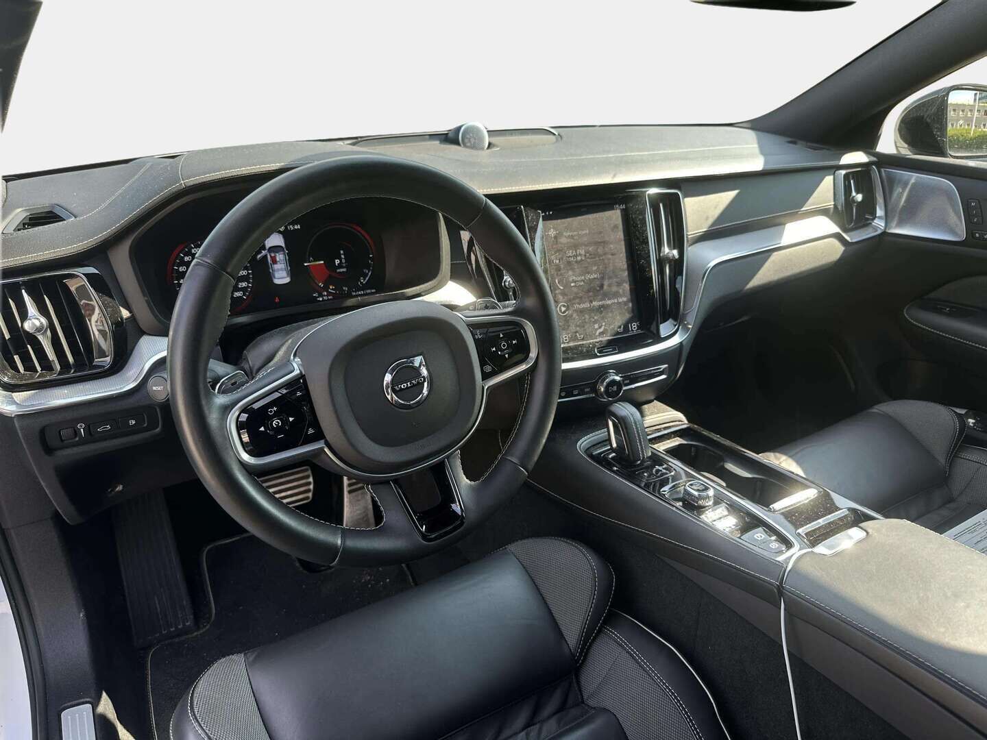 Volvo S60 2020 T8 TwE AWD Business Polestar aut / Bowers&Wilkins / Panorama / 360° / HUD / Muistipenkit - 3,99 % KORKOTARJOUS TÄHÄN AUTOON 7.9. ASTI! - Heico Putkisto / Adapt. vak / Webasto / 2x Polestar Vanteet