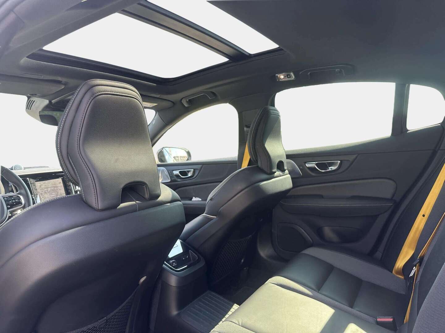 Volvo S60 2020 T8 TwE AWD Business Polestar aut / Bowers&Wilkins / Panorama / 360° / HUD / Muistipenkit - 3,99 % KORKOTARJOUS TÄHÄN AUTOON 7.9. ASTI! - Heico Putkisto / Adapt. vak / Webasto / 2x Polestar Vanteet