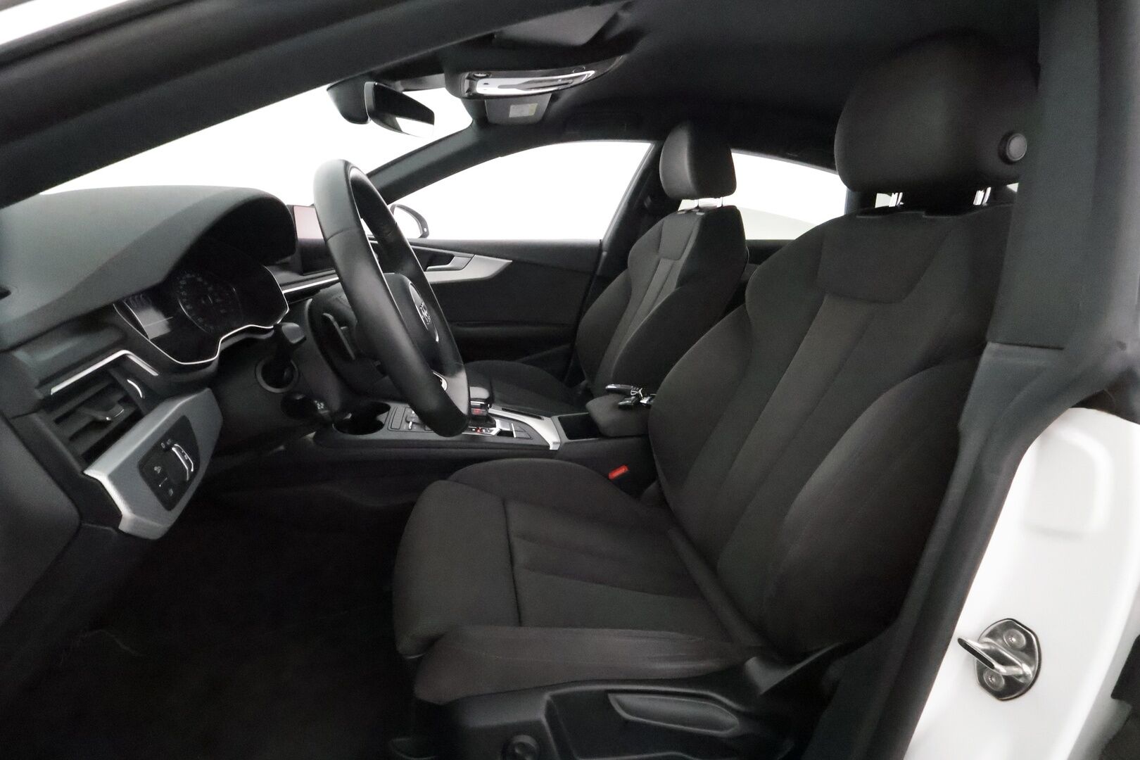 Audi A5 2019 Sportback Business Sport Comfort Edition 35 TFSI 110 kW MHEV S tronic **Webasto / Koukku / Matrix-LED / Sporttipenkit** - Suomi-auto / Kahdet Renkaat