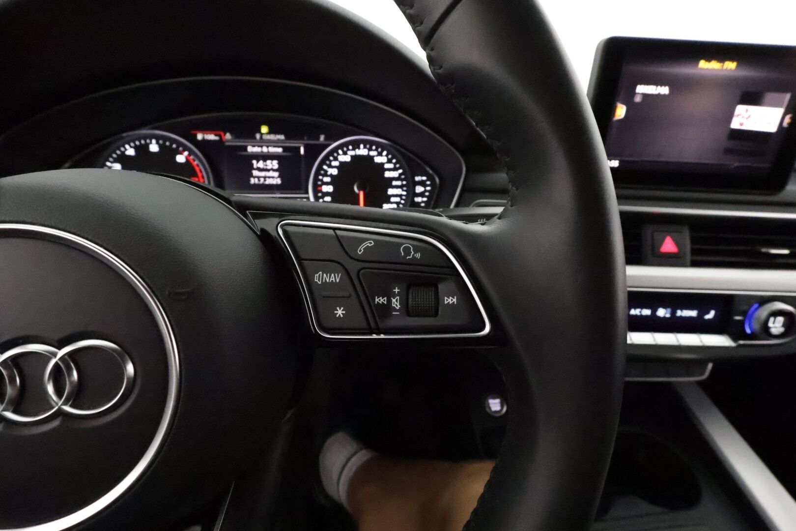 Audi A5 2019 Sportback Business Sport Comfort Edition 35 TFSI 110 kW MHEV S tronic **Webasto / Koukku / Matrix-LED / Sporttipenkit** - Suomi-auto / Kahdet Renkaat