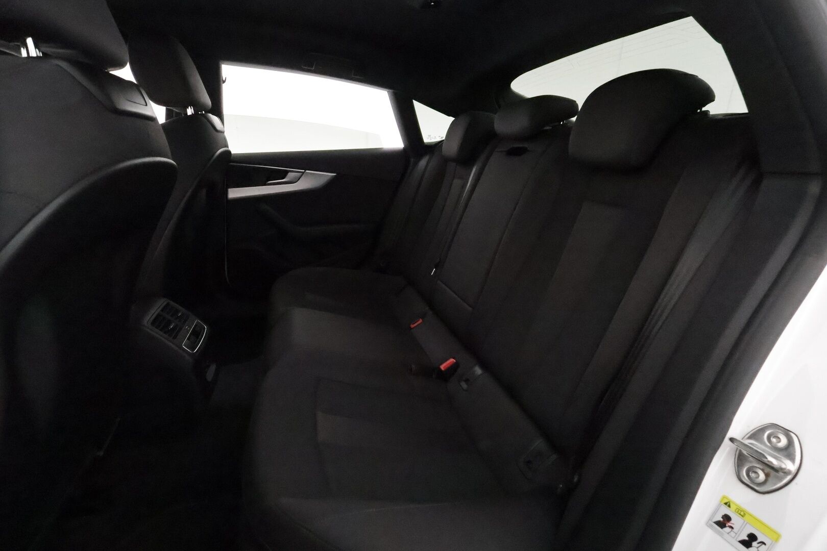 Audi A5 2019 Sportback Business Sport Comfort Edition 35 TFSI 110 kW MHEV S tronic **Webasto / Koukku / Matrix-LED / Sporttipenkit** - Suomi-auto / Kahdet Renkaat