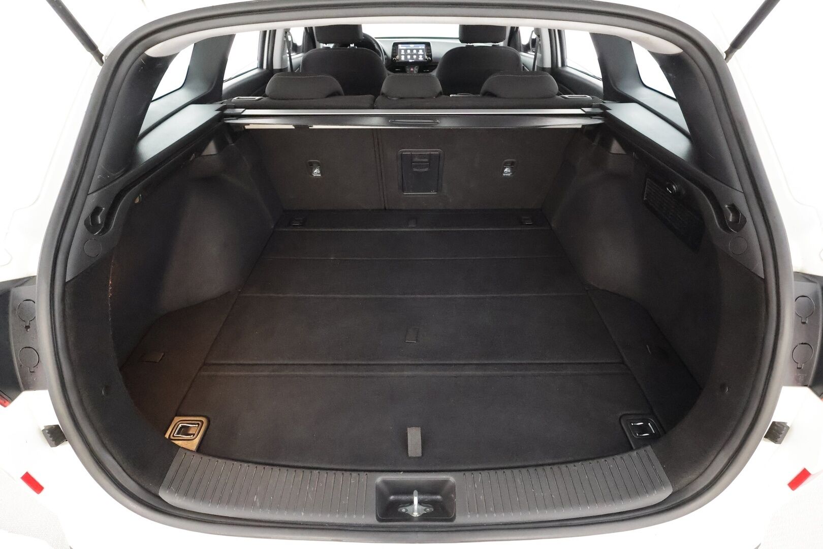 Hyundai i30 Wagon 2020 1,4 T-GDI 140 hv 7-DCT-aut Comfort - Koukku / Sisätilanlämmitin / LED / P.kamera / Kaistavahti / Apple&Android / Suomi-auto / Kahdet renkaat aluvanteilla / Laadukas Comfort varustelu