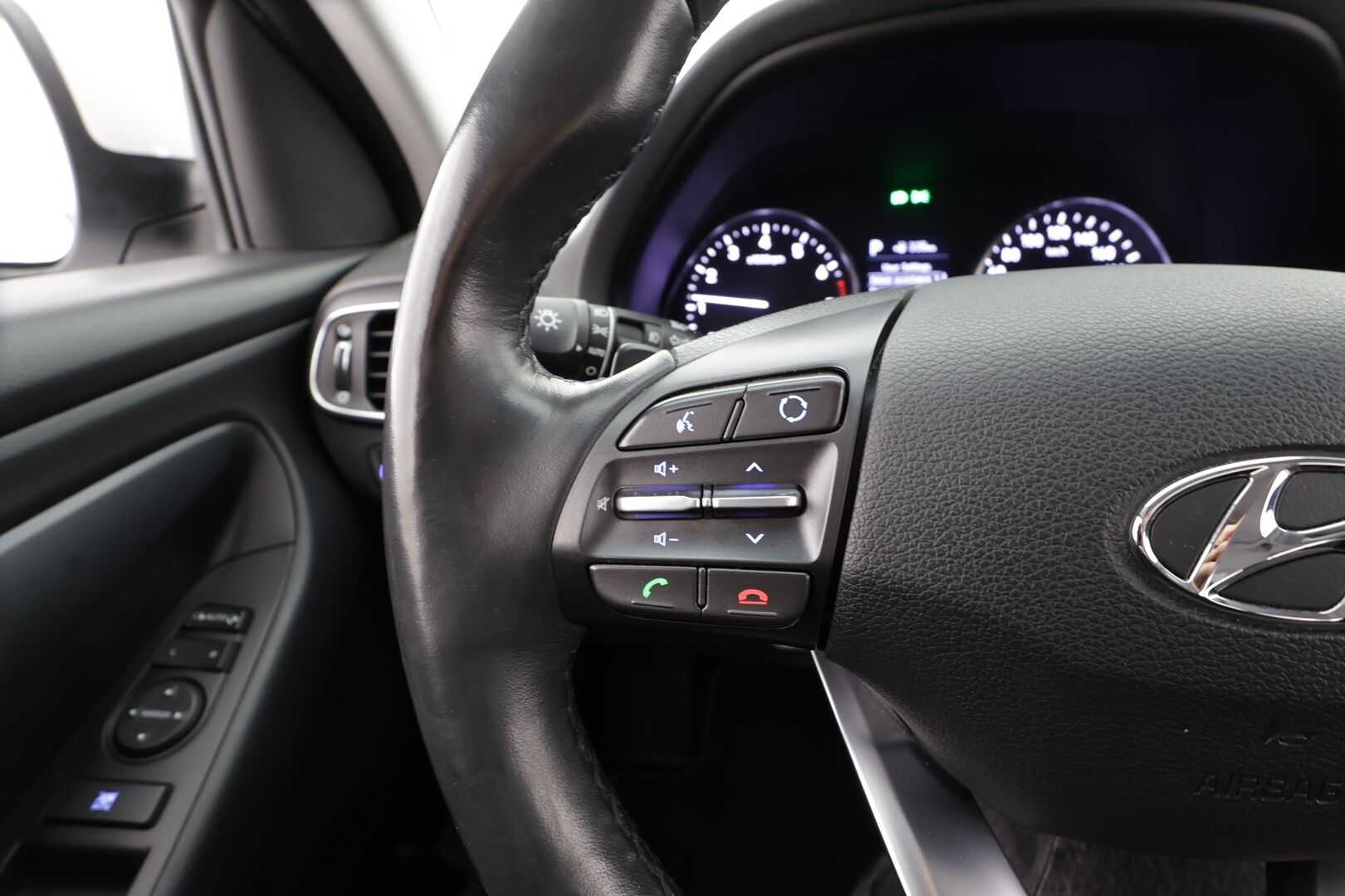 Hyundai i30 Wagon 2020 1,4 T-GDI 140 hv 7-DCT-aut Comfort - Koukku / Sisätilanlämmitin / LED / P.kamera / Kaistavahti / Apple&Android / Suomi-auto / Kahdet renkaat aluvanteilla / Laadukas Comfort varustelu