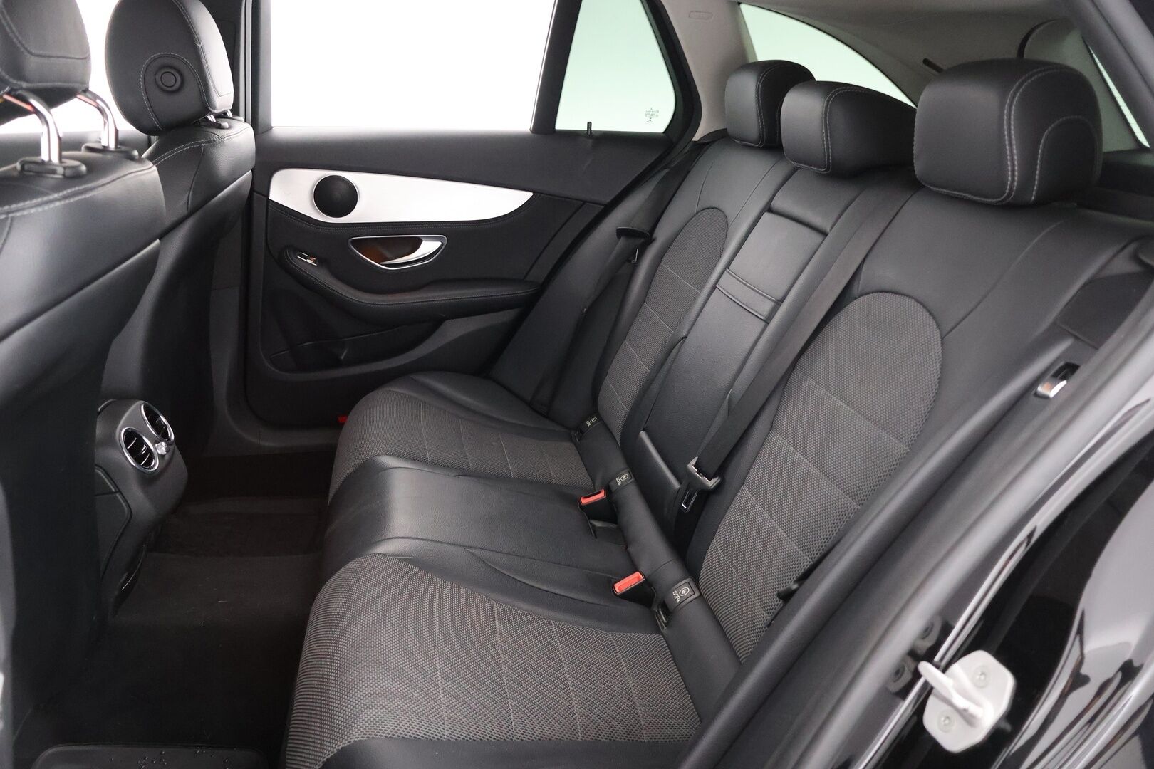 Mercedes-Benz C 2015 350 e T A Premium Business - Myydään  Huutokaupat.com - Distronic plus | P.kamera | IHC+ | BLIS | Airmatic