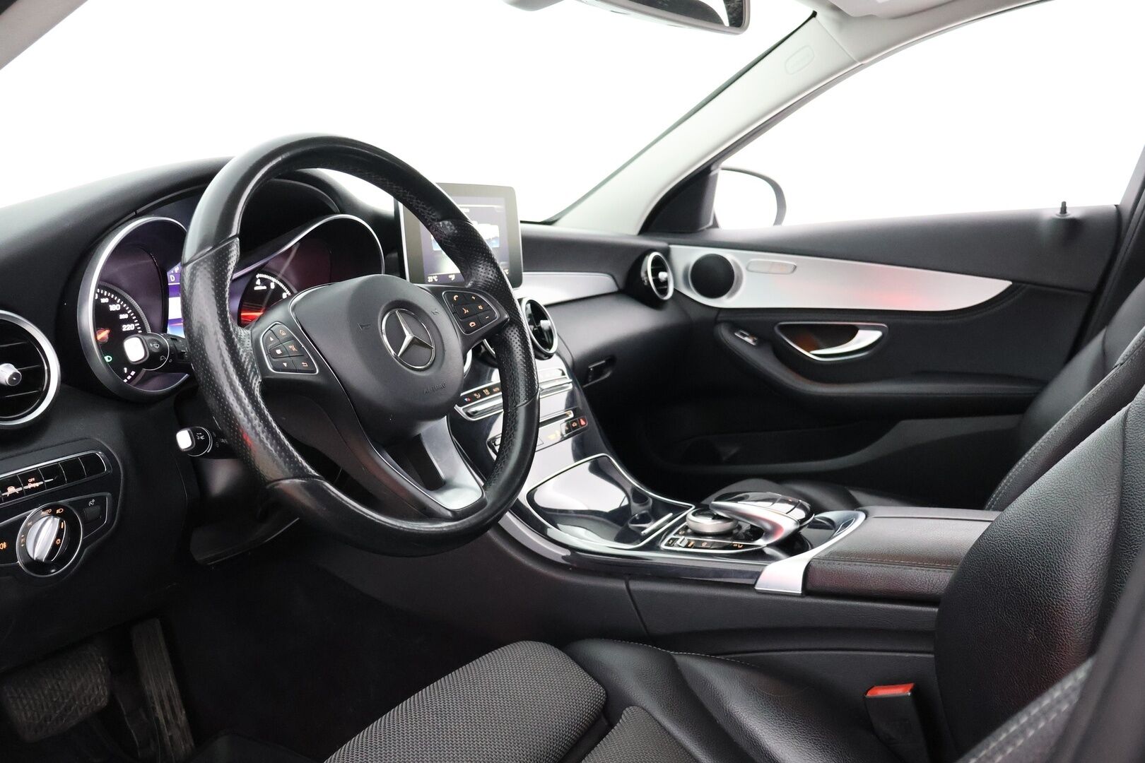 Mercedes-Benz C 2015 350 e T A Premium Business - Myydään  Huutokaupat.com - Distronic plus | P.kamera | IHC+ | BLIS | Airmatic