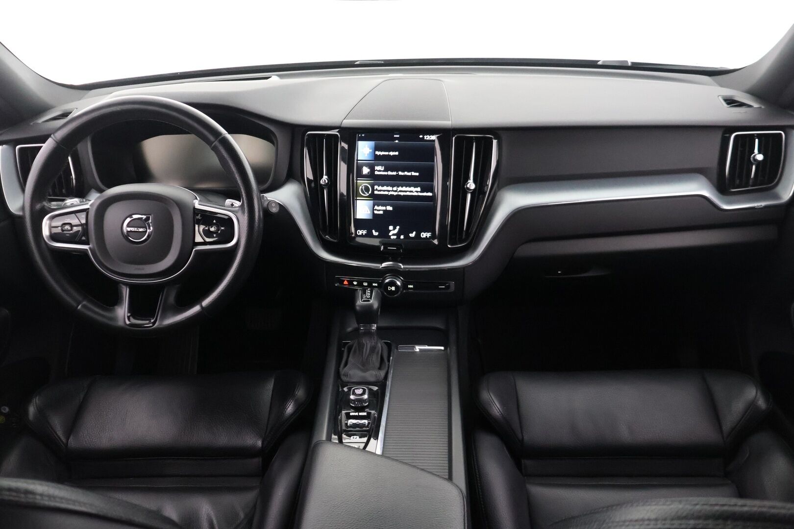 Volvo XC60 2018 D4 AWD Business aut - Ei Adblue | Pilot Assist | HUD | P-Kamera | Webasto | Koukku | Sportti nahat | LED | BLIS