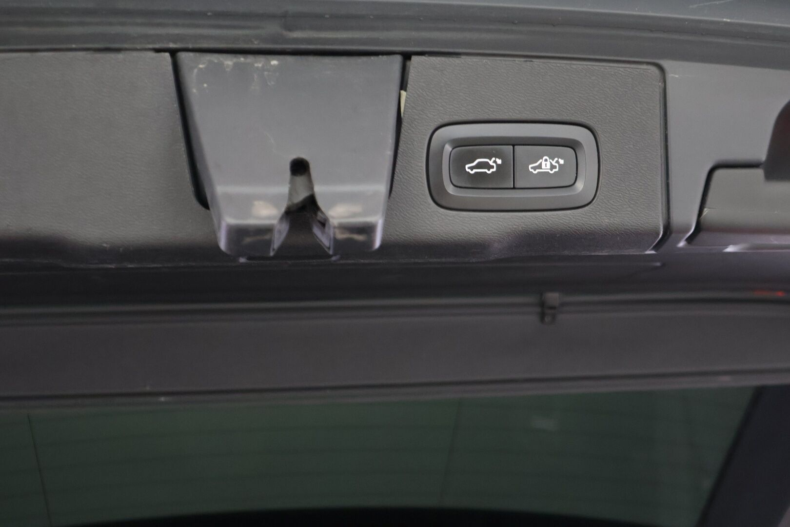 Volvo XC60 2018 D4 AWD Business aut - Ei Adblue | Pilot Assist | HUD | P-Kamera | Webasto | Koukku | Sportti nahat | LED | BLIS