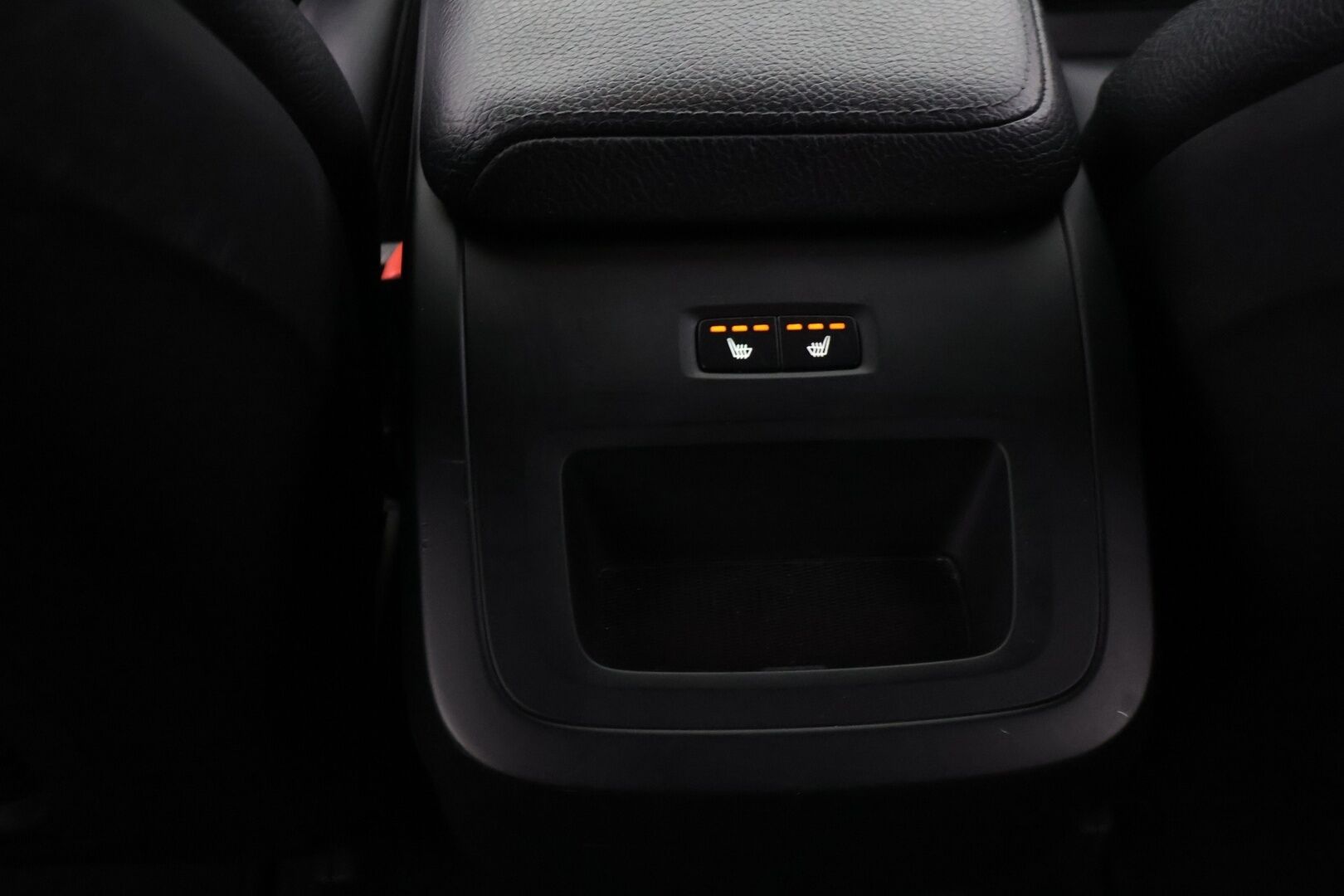 Volvo XC60 2018 D4 AWD Business aut - Ei Adblue | Pilot Assist | HUD | P-Kamera | Webasto | Koukku | Sportti nahat | LED | BLIS