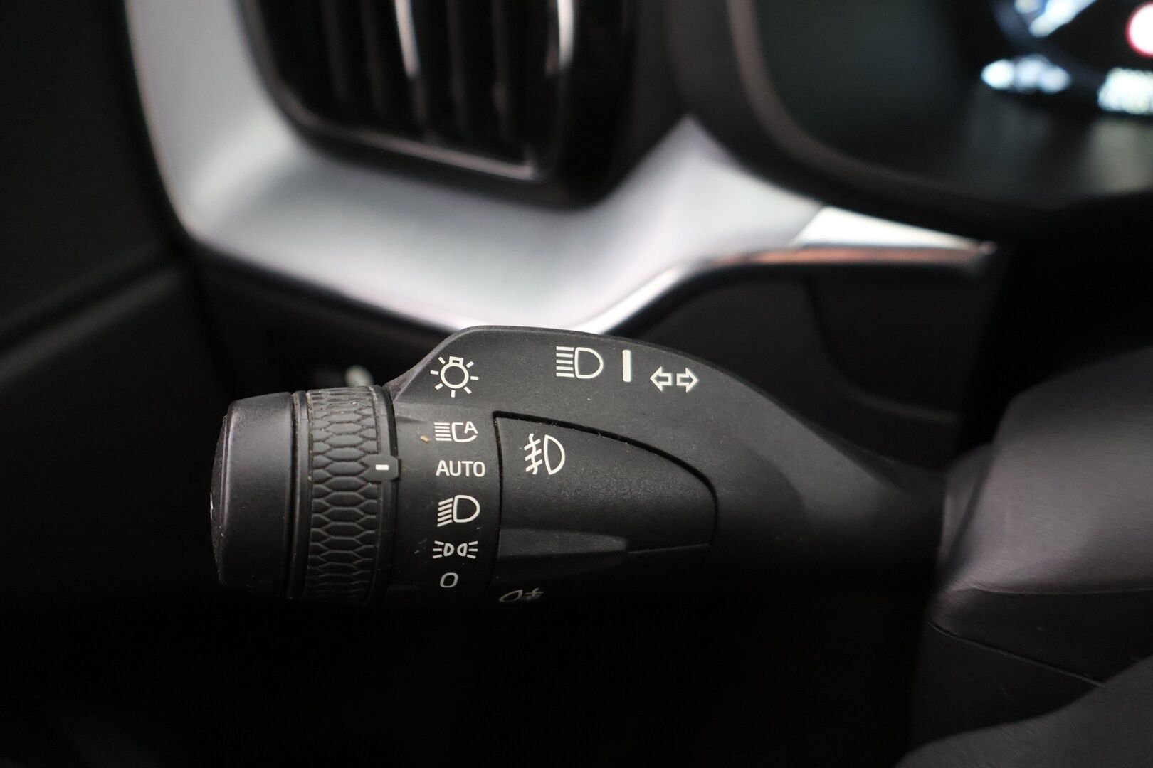 Volvo XC60 2018 D4 AWD Business aut - Ei Adblue | Pilot Assist | HUD | P-Kamera | Webasto | Koukku | Sportti nahat | LED | BLIS