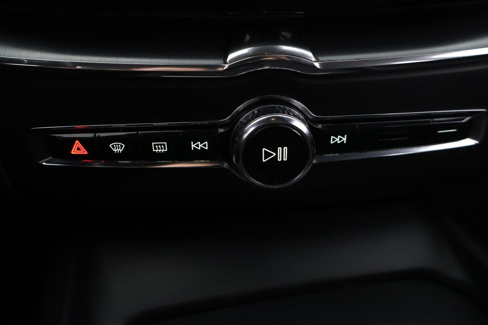 Volvo XC60 2018 D4 AWD Business aut - Ei Adblue | Pilot Assist | HUD | P-Kamera | Webasto | Koukku | Sportti nahat | LED | BLIS