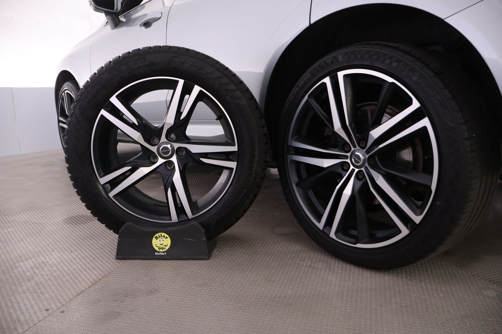 Volvo XC60 2018 D4 AWD Business aut - Ei Adblue | Pilot Assist | HUD | P-Kamera | Webasto | Koukku | Sportti nahat | LED | BLIS