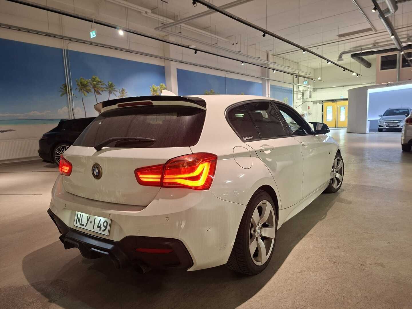 BMW 118 2016 F20 Hatchback 118i A Business M Sport - | LED | Vakkari | Lohko+Sisäp. | Putkistoa modattu | Tutkat | 2x BMW Stylet | Näyttävä |