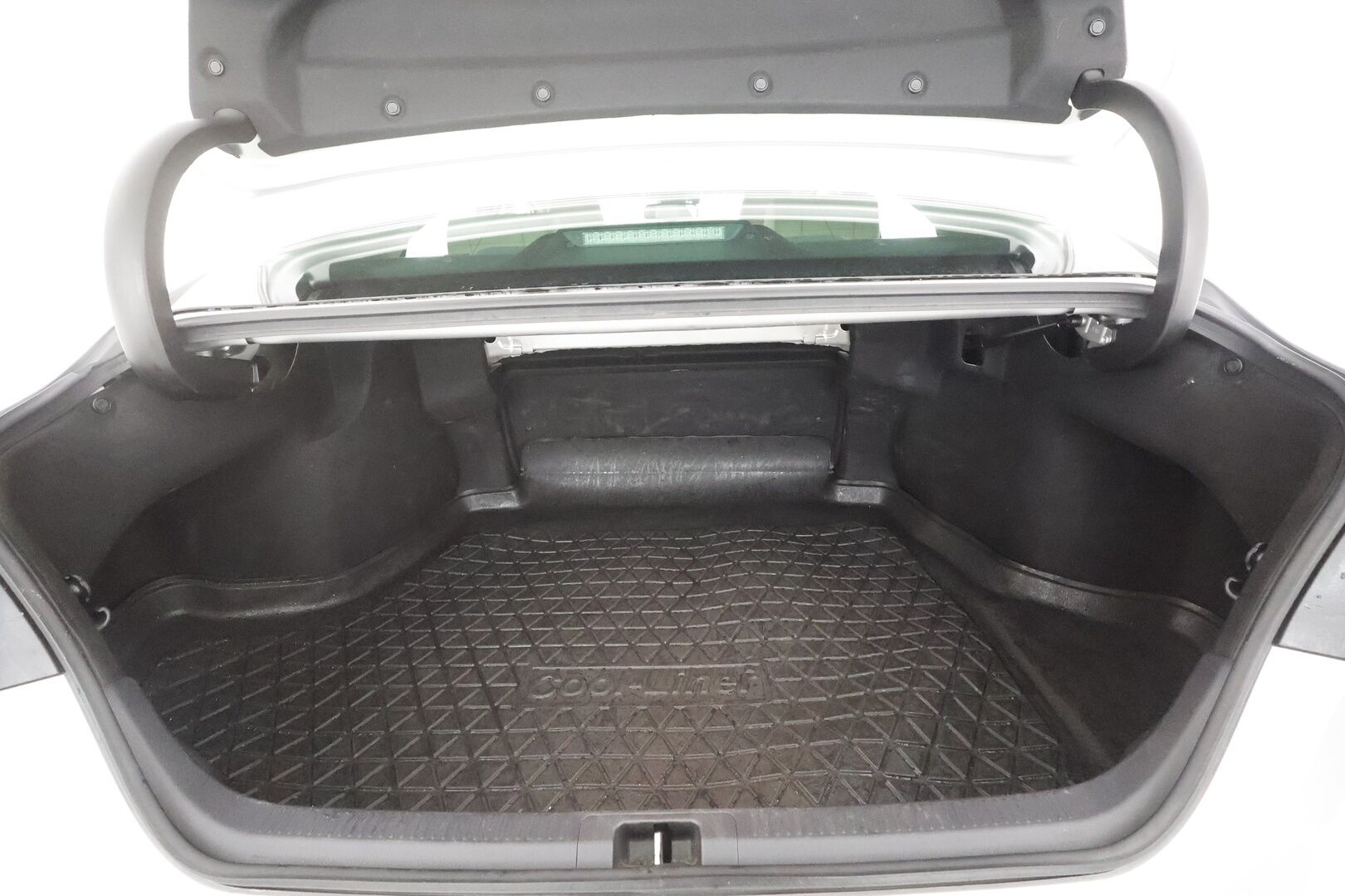 Toyota Camry 2020 2,5 Hybrid Premium Business - | HUD | JBL | ACC | LED | P.Kamera | Sähköpenkit | Nahkaverhoilu | Kaistavahti | Navi | Keyless | Katveavustin | 2-om Suomi-auto | ALV | Kahdet renkaat |