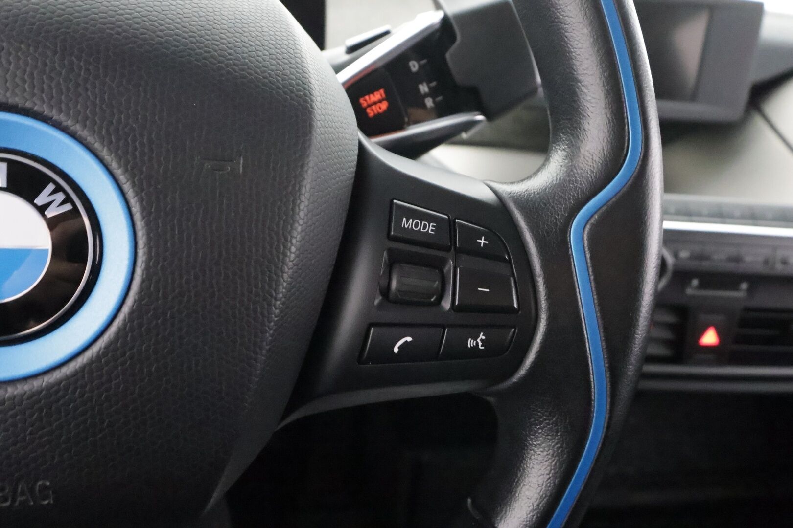 BMW i3 2015 i3 60ah * Digimittaristo / LED / P.Kamera / Vakkari / Navi *