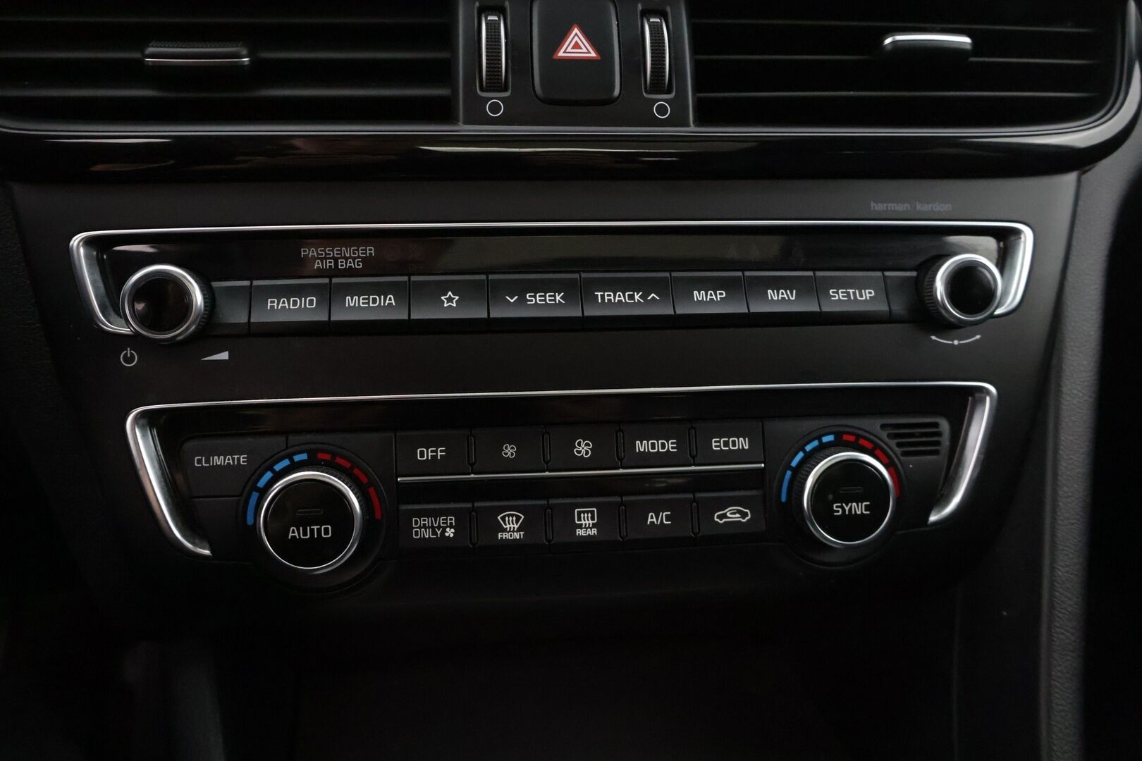Kia Optima 2018 2,0 Business Luxury SW A/T - Adapt. Vakkari | Ilmastoidut penkit | BLIS | Ratinlämmitin | Vetokoukku | 2x renkaat&alumiinivanteet