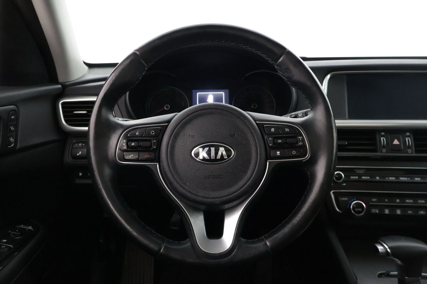 Kia Optima 2018 2,0 Business Luxury SW A/T - Adapt. Vakkari | Ilmastoidut penkit | BLIS | Ratinlämmitin | Vetokoukku | 2x renkaat&alumiinivanteet