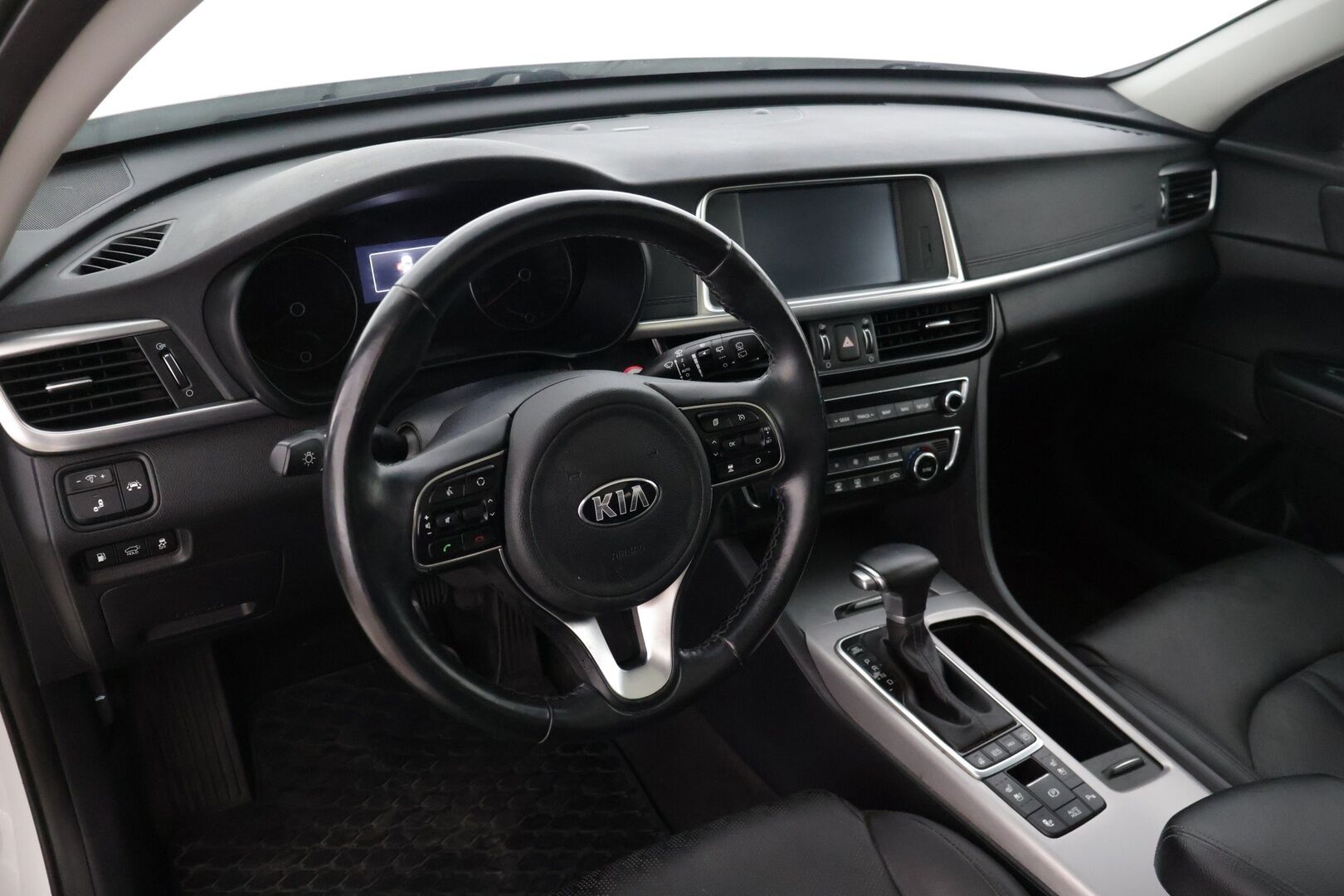 Kia Optima 2018 2,0 Business Luxury SW A/T - Adapt. Vakkari | Ilmastoidut penkit | BLIS | Ratinlämmitin | Vetokoukku | 2x renkaat&alumiinivanteet