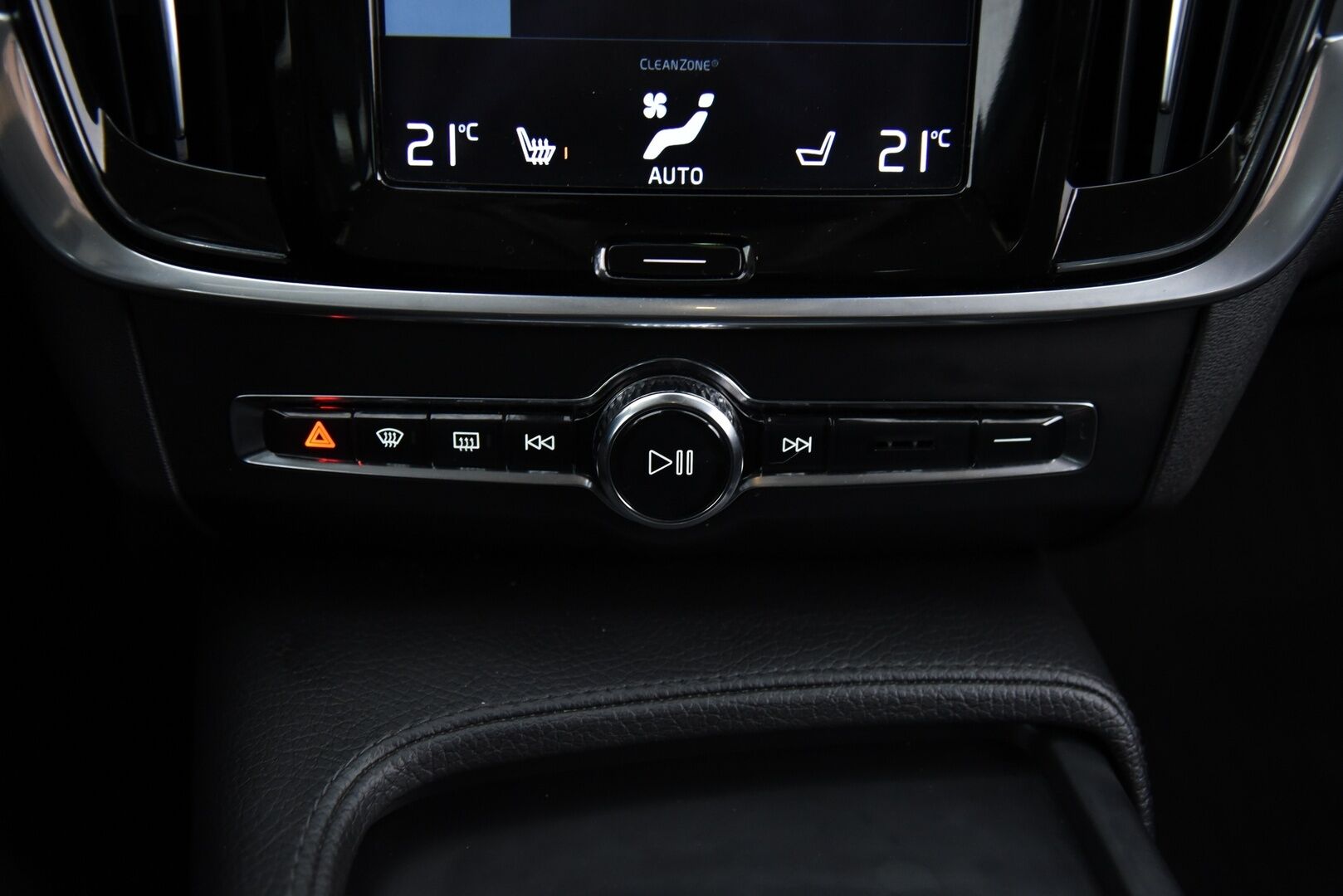 Volvo S90 2016 D4 Business aut / Adapt. Vak. / Pilot Assist  / Keyless / Koukku / Webasto / Tulossa myyntiin! / - Todella siisti! / Tulossa myyntiin! / Jakopää tehty