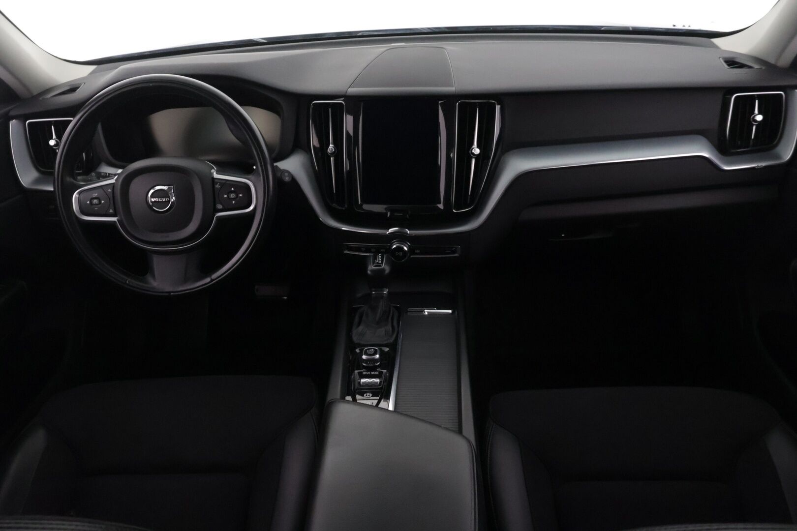 Volvo XC60 2018 T5 AWD Business aut - Juuri katsastettu! | Webasto | P.kamera | Adapt.vakkari | Puolnahat | Rehti bensiini ilman hybridiä!