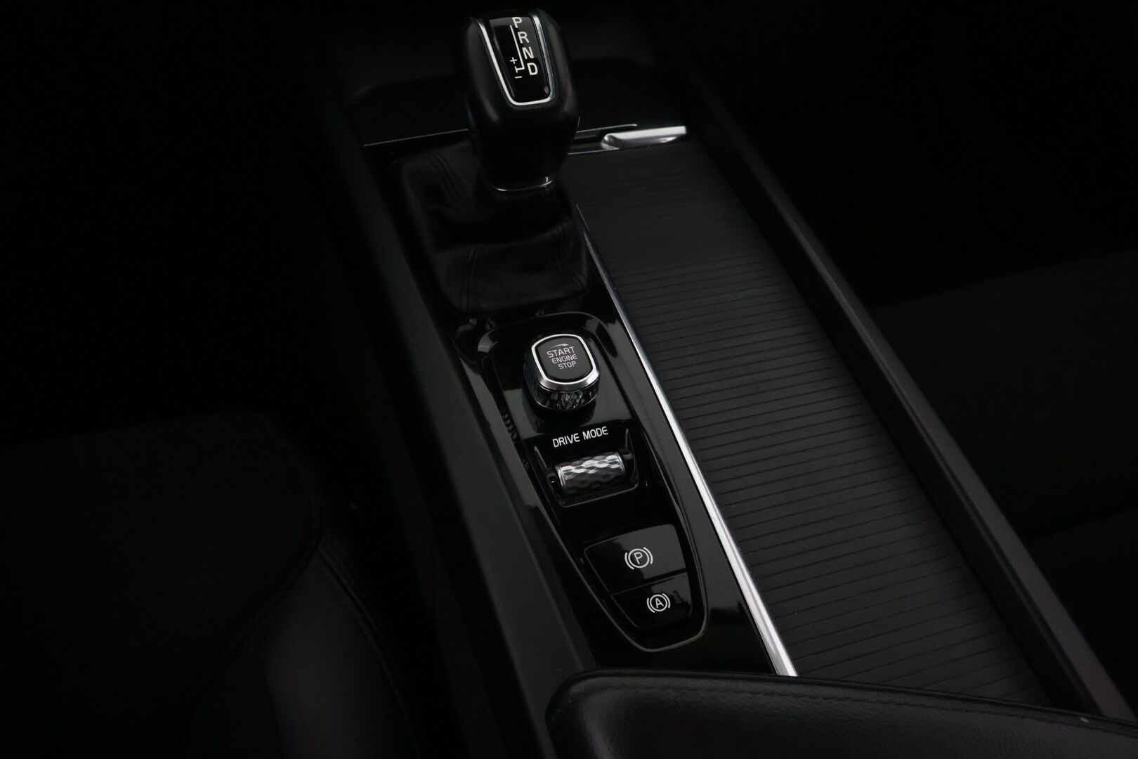 Volvo XC60 2018 T5 AWD Business aut - Juuri katsastettu! | Webasto | P.kamera | Adapt.vakkari | Puolnahat | Rehti bensiini ilman hybridiä!