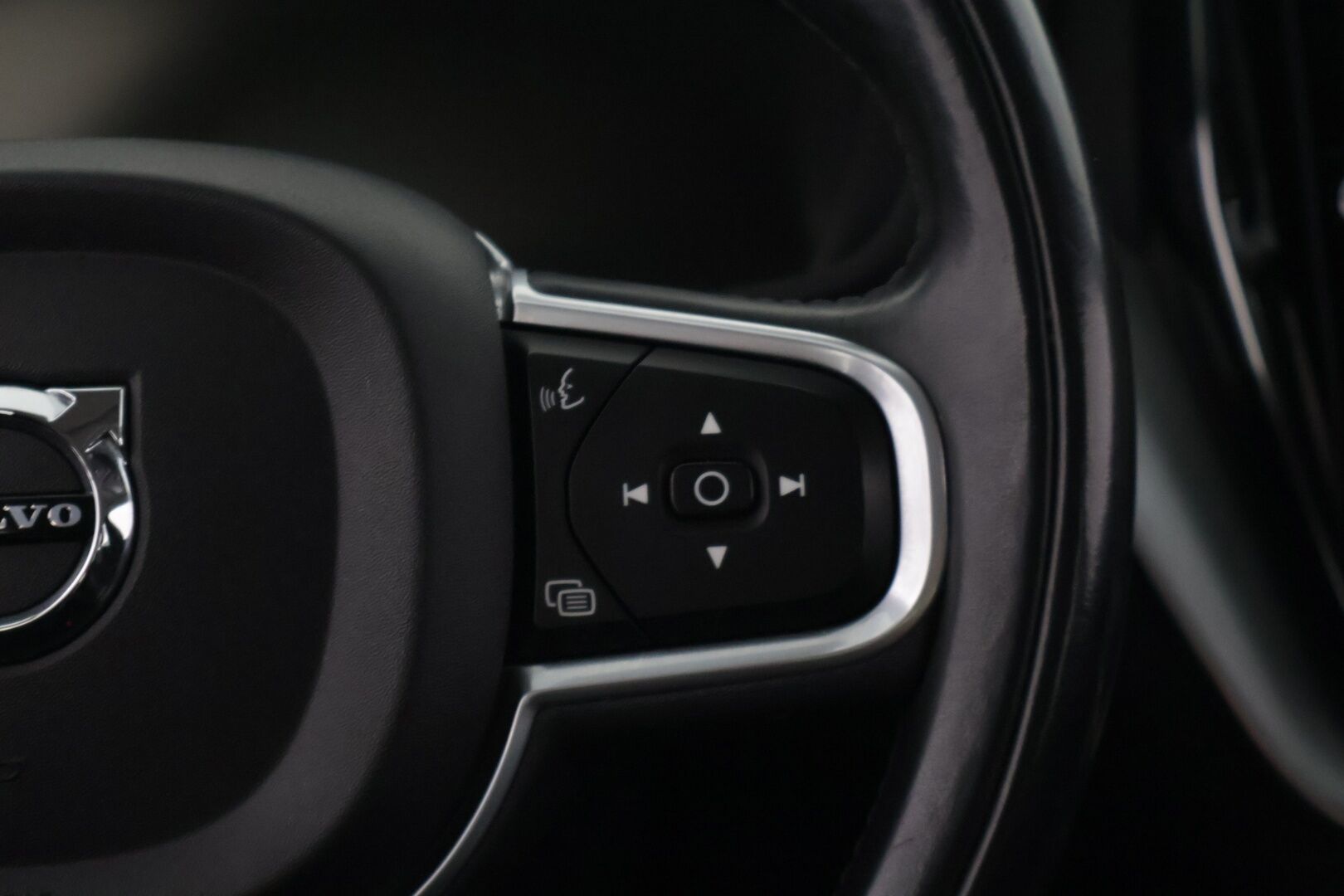 Volvo XC60 2018 T5 AWD Business aut - Juuri katsastettu! | Webasto | P.kamera | Adapt.vakkari | Puolnahat | Rehti bensiini ilman hybridiä!