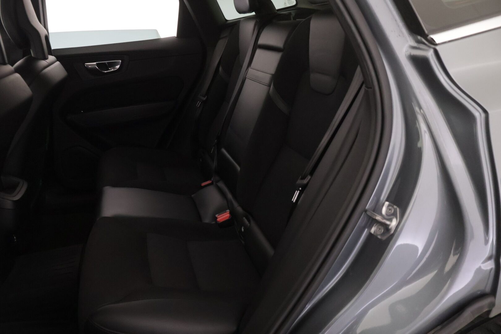 Volvo XC60 2018 T5 AWD Business aut - Juuri katsastettu! | Webasto | P.kamera | Adapt.vakkari | Puolnahat | Rehti bensiini ilman hybridiä!