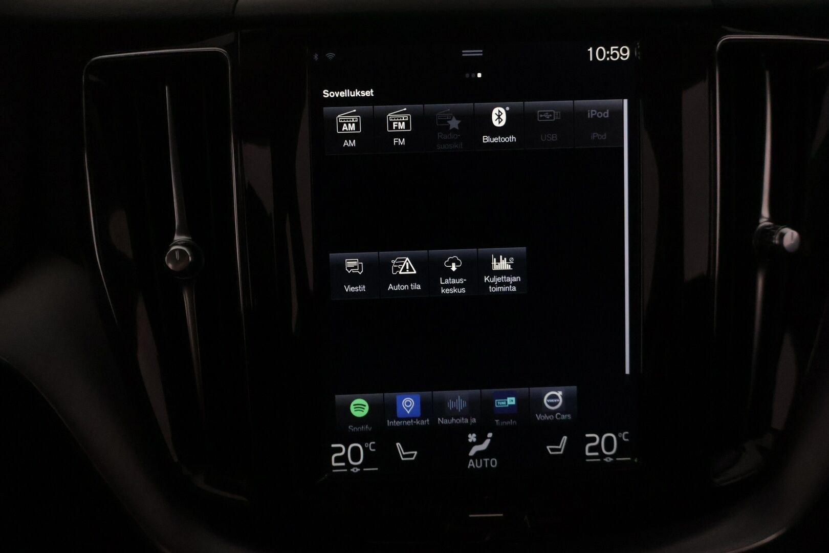 Volvo XC60 2018 T5 AWD Business aut - Juuri katsastettu! | Webasto | P.kamera | Adapt.vakkari | Puolnahat | Rehti bensiini ilman hybridiä!