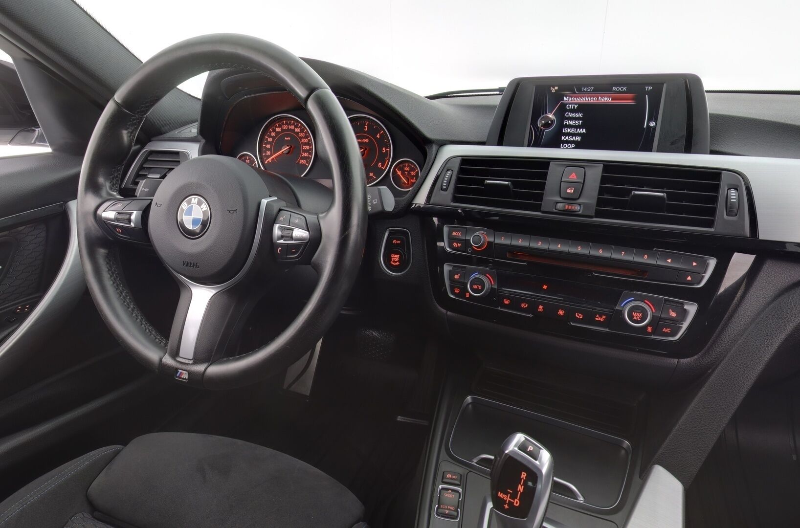 BMW 320 2017 F31 LCI Touring 320d A xDrive Business M Sport - Shadowline / P.tutka / LED valot / Sporttipenkit / Vakkari 