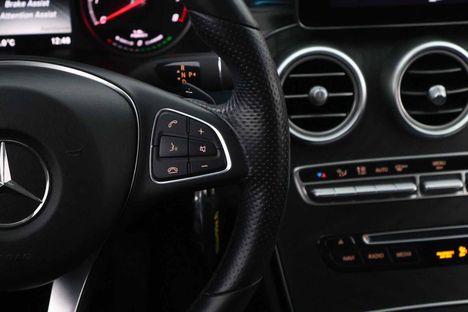 Mercedes-Benz C 2018 350 e T A Premium Business - Lisälämmitin / Ilma-Alusta / Comand Navi / Puolinahat Sähkösäädöin / LED High Performance / Sähköluukku / 2x Todella hyvät renkaat!