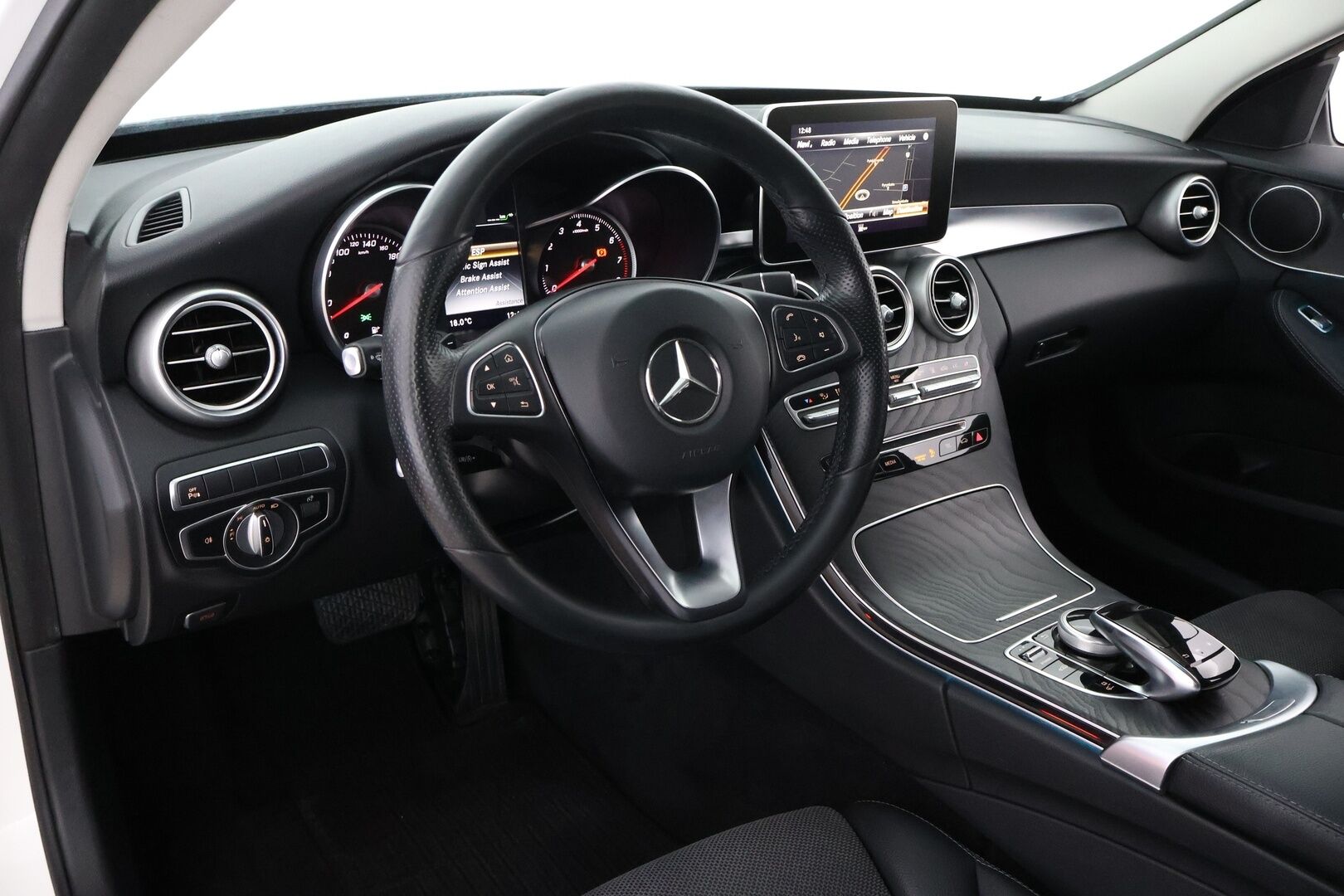 Mercedes-Benz C 2018 350 e T A Premium Business - Lisälämmitin / Ilma-Alusta / Comand Navi / Puolinahat Sähkösäädöin / LED High Performance / Sähköluukku / 2x Todella hyvät renkaat!
