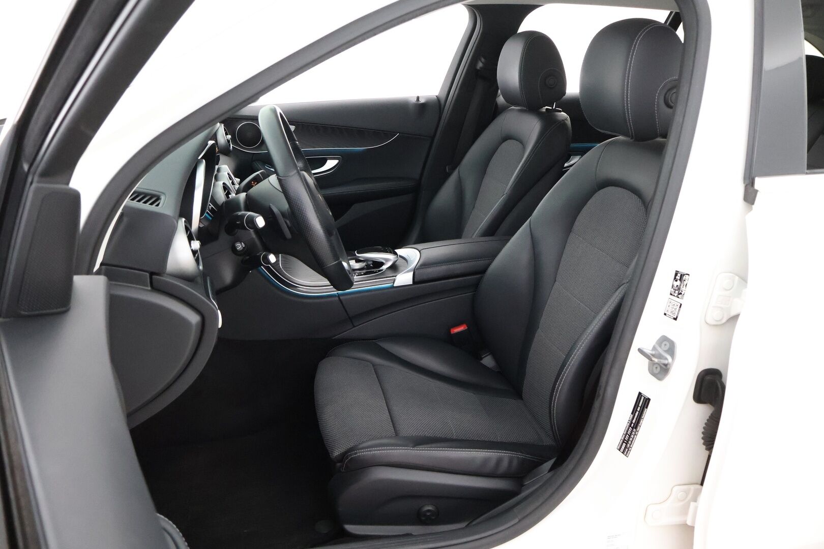 Mercedes-Benz C 2018 350 e T A Premium Business - Lisälämmitin / Ilma-Alusta / Comand Navi / Puolinahat Sähkösäädöin / LED High Performance / Sähköluukku / 2x Todella hyvät renkaat!