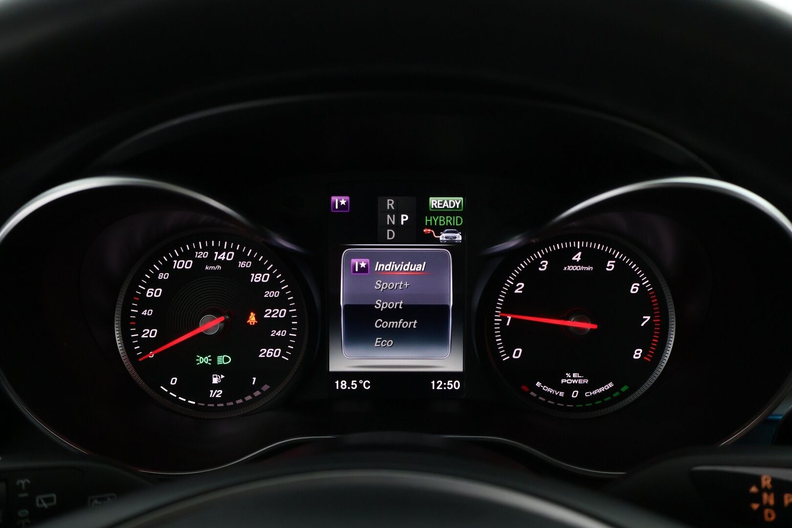 Mercedes-Benz C 2018 350 e T A Premium Business - Lisälämmitin / Ilma-Alusta / Comand Navi / Puolinahat Sähkösäädöin / LED High Performance / Sähköluukku / 2x Todella hyvät renkaat!