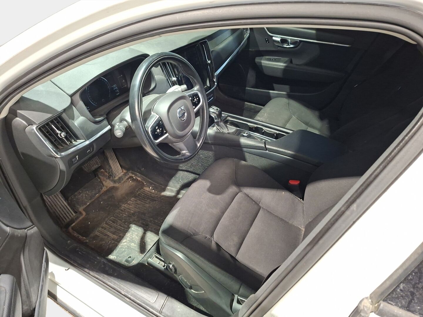 Volvo V90 2017 D3 AWD Business aut * Webasto / Adapt.vakkari / Vetokoukku / Digimittaristo / Ratinlämmitin / P-tutka * - LED / Ei Adblue järjestelmää / Juuri saapunut Tampereelle!