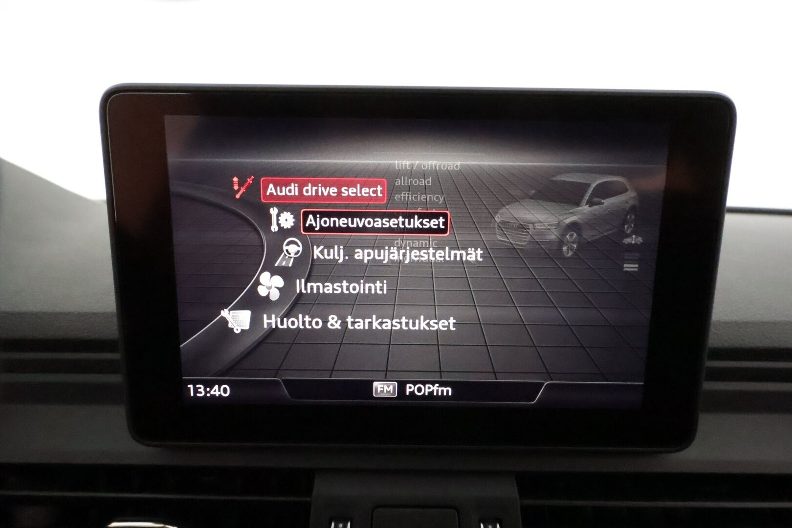 Audi Q5 2020 Launch Edition 55 TFSI e quattro S tronic **LED-valot / P.Kamera / Sporttipenkit / Koukku / Ilma-alusta / Kaistavahti** - 1-om Suomi-auto / Akku kuntotarkastettu / 2x Latauskaapelit / Kahdet Renkaat