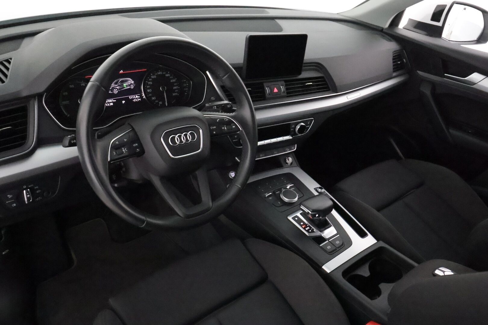 Audi Q5 2020 Launch Edition 55 TFSI e quattro S tronic **LED-valot / P.Kamera / Sporttipenkit / Koukku / Ilma-alusta / Kaistavahti** - 1-om Suomi-auto / Akku kuntotarkastettu / 2x Latauskaapelit / Kahdet Renkaat
