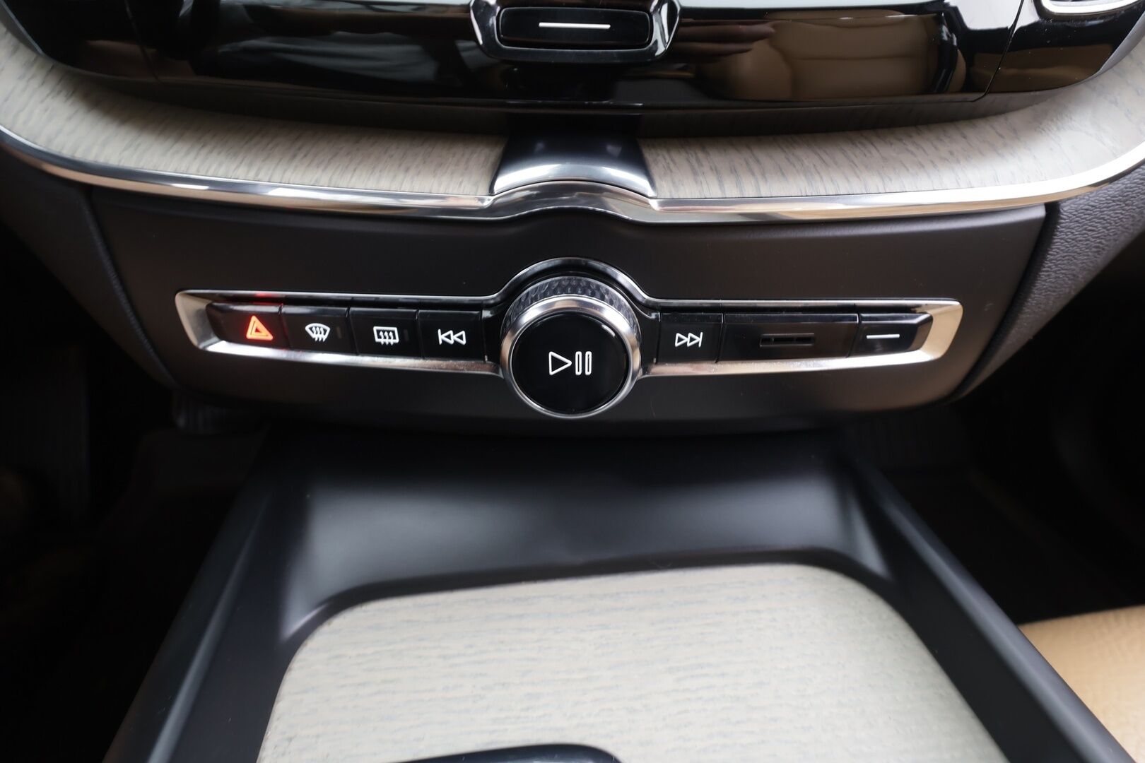 Volvo XC60 2018 T5 AWD Inscription aut - | Pilot assist | Webasto | High performance audio | LED | Muistipenkki | Keyless | Sporttinahat | Kahdet Renkaat |