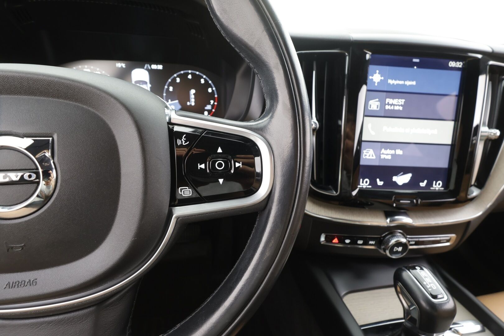 Volvo XC60 2018 T5 AWD Inscription aut - | Pilot assist | Webasto | High performance audio | LED | Muistipenkki | Keyless | Sporttinahat | Kahdet Renkaat |