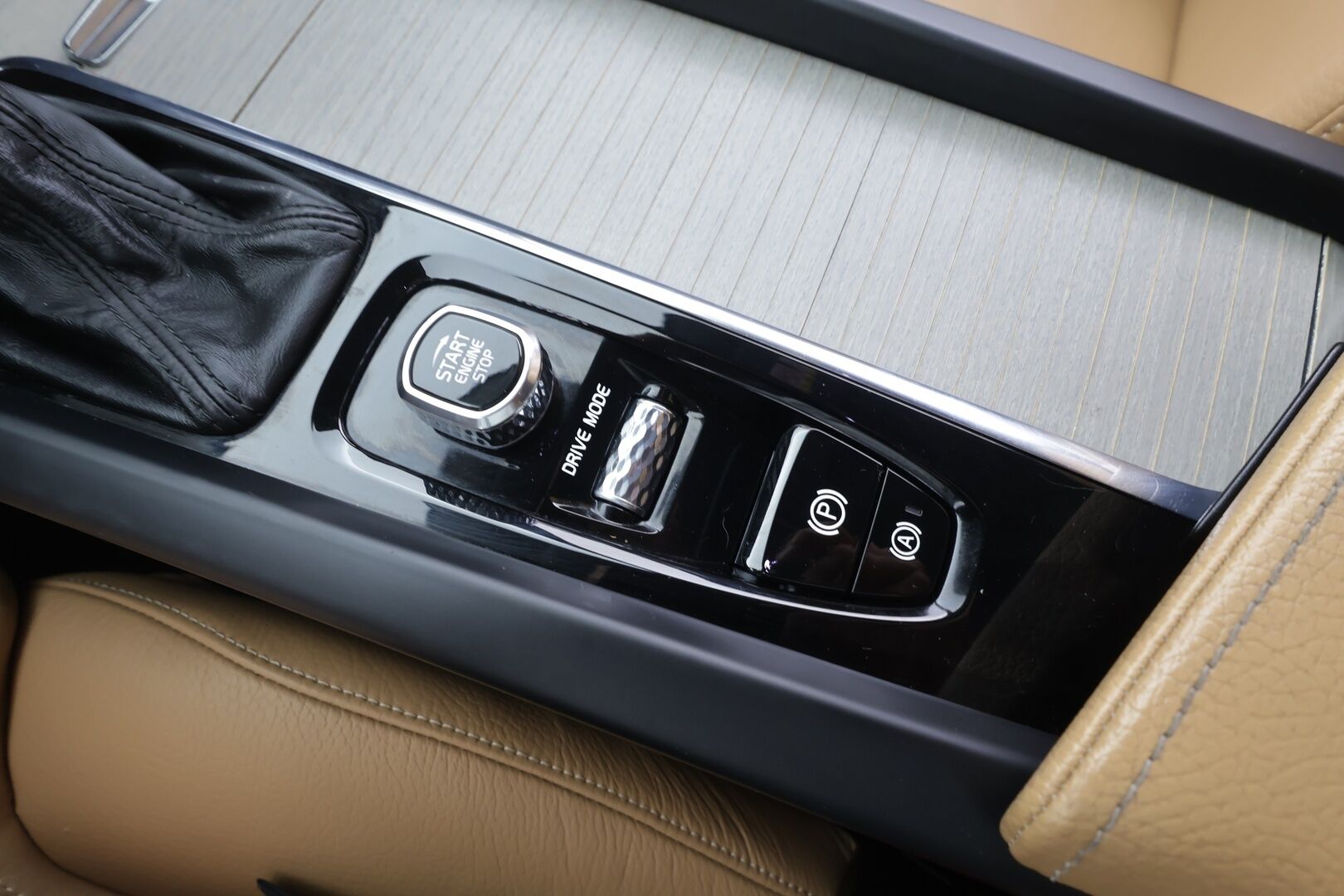 Volvo XC60 2018 T5 AWD Inscription aut - | Pilot assist | Webasto | High performance audio | LED | Muistipenkki | Keyless | Sporttinahat | Kahdet Renkaat |