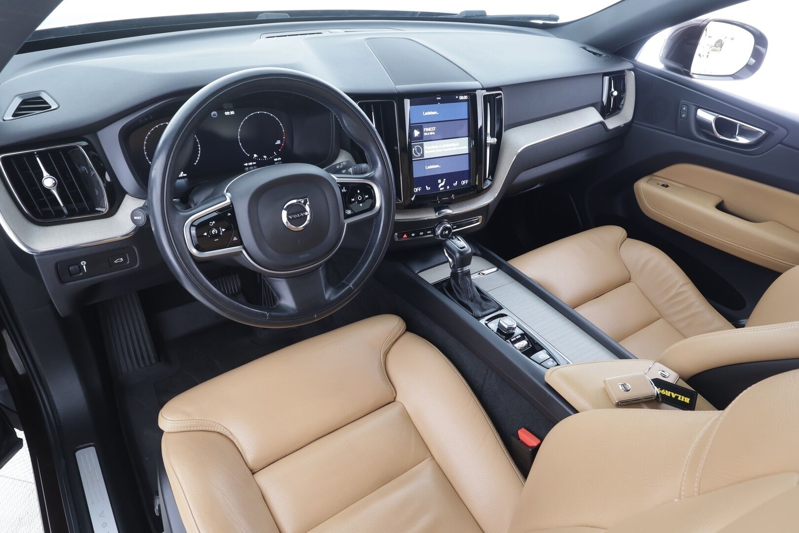Volvo XC60 2018 T5 AWD Inscription aut - | Pilot assist | Webasto | High performance audio | LED | Muistipenkki | Keyless | Sporttinahat | Kahdet Renkaat |