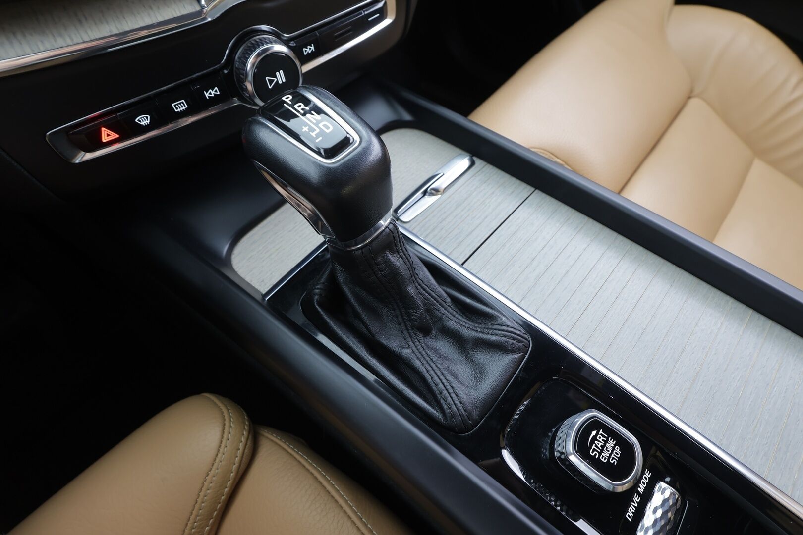 Volvo XC60 2018 T5 AWD Inscription aut - | Pilot assist | Webasto | High performance audio | LED | Muistipenkki | Keyless | Sporttinahat | Kahdet Renkaat |