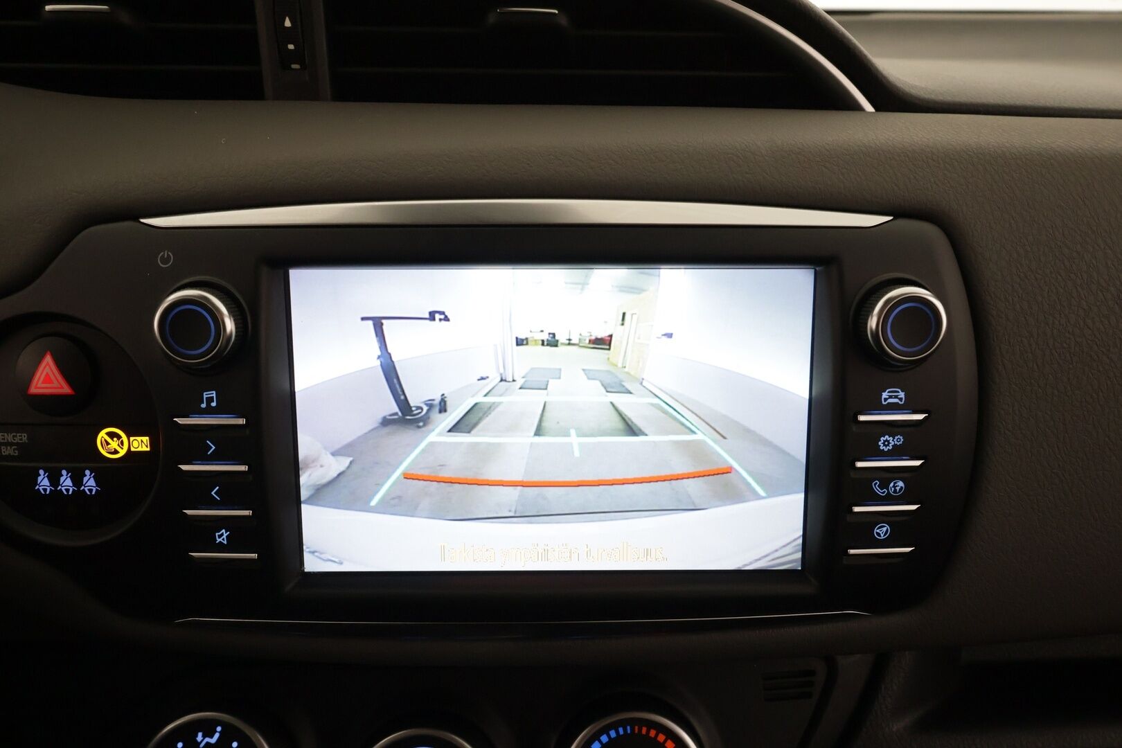 Toyota Yaris 2019 1,5 Dual VVT-i Active 5ov * Vakkari / P.Kamera / Kaistavahti / Bluetooth * - Kahdet renkaat aluvanteilla / Merkkihuollettu - HULLUT AVAJAISHULINAT KORKOTARJOUS 3,29 %