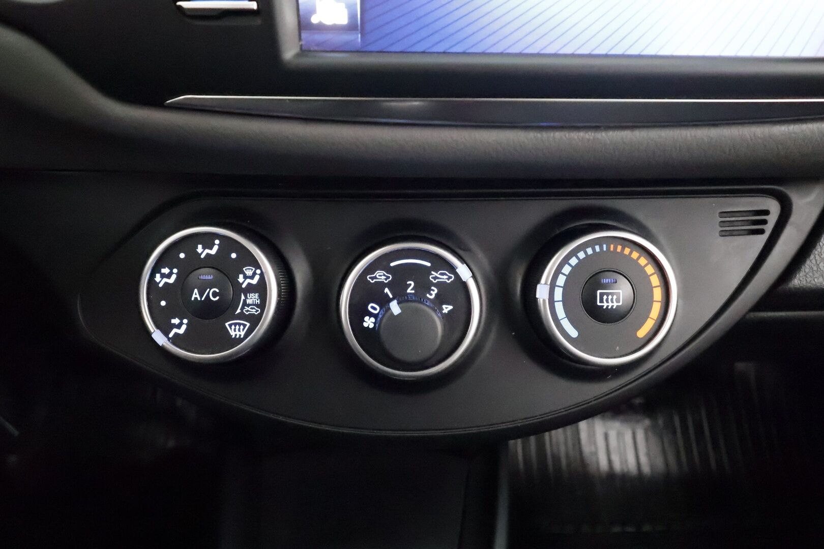 Toyota Yaris 2019 1,5 Dual VVT-i Active 5ov * Vakkari / P.Kamera / Kaistavahti / Bluetooth * - Kahdet renkaat aluvanteilla / Merkkihuollettu - HULLUT AVAJAISHULINAT KORKOTARJOUS 3,29 %