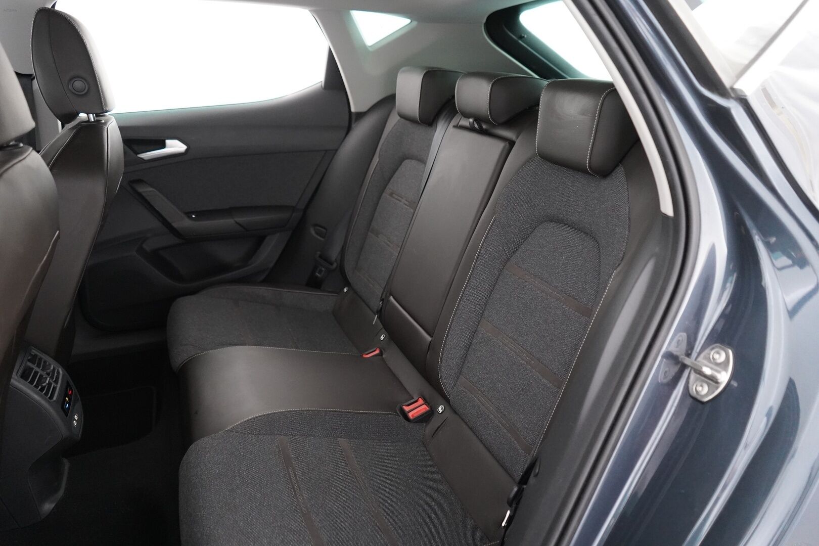 Seat Leon Sportstourer 2021 1,5 eTSI 150 Hybrid Xcellence DSG *ACC / Kamera / Puolinahat / Navi / Digimittaristo / Ratinlämmitin* - Suomi-auto / 2x vanteet - HULLUT AVAJAISHULINAT KORKOTARJOUS 3,29 %