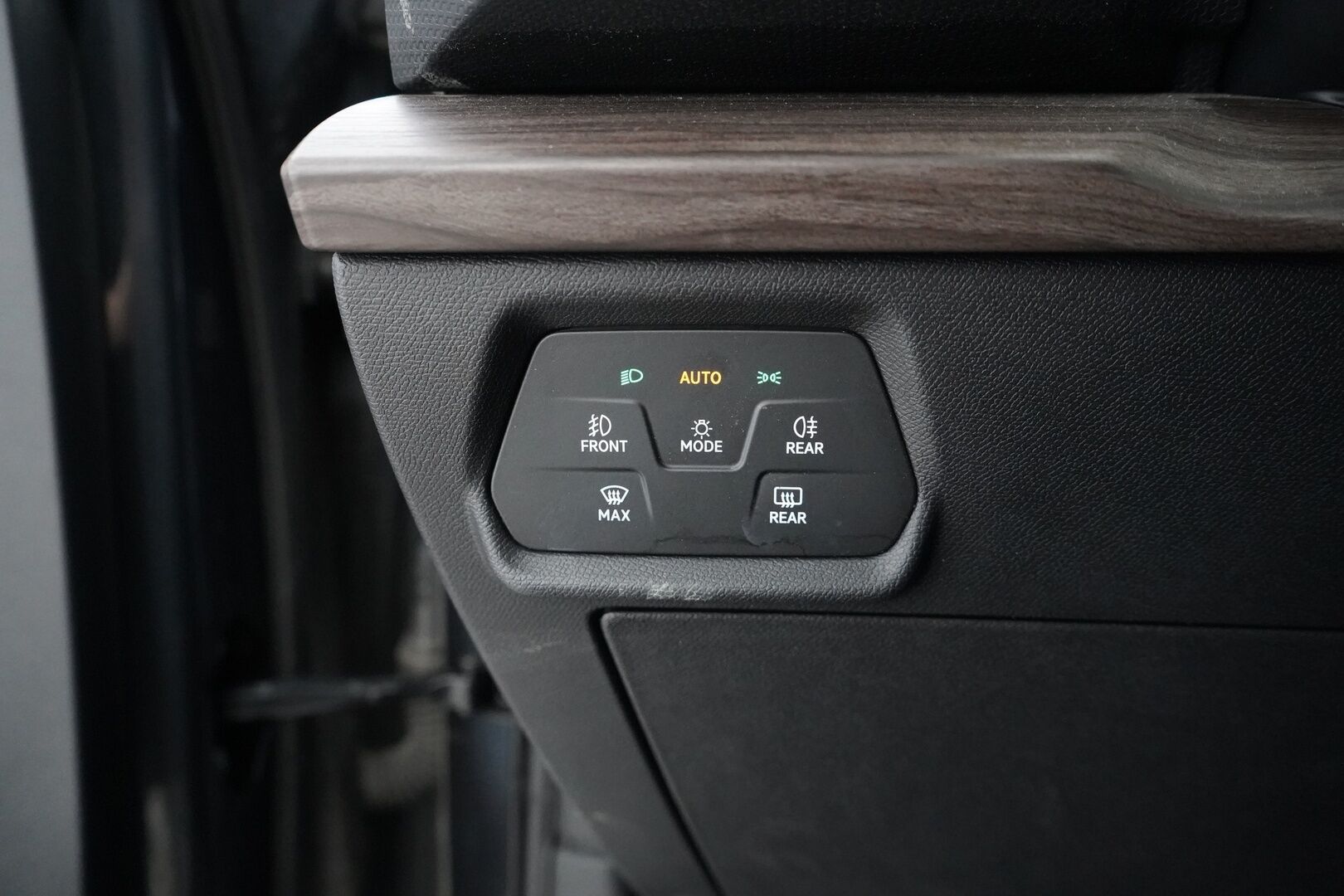 Seat Leon Sportstourer 2021 1,5 eTSI 150 Hybrid Xcellence DSG *ACC / Kamera / Puolinahat / Navi / Digimittaristo / Ratinlämmitin* - Suomi-auto / 2x vanteet - HULLUT AVAJAISHULINAT KORKOTARJOUS 3,29 %