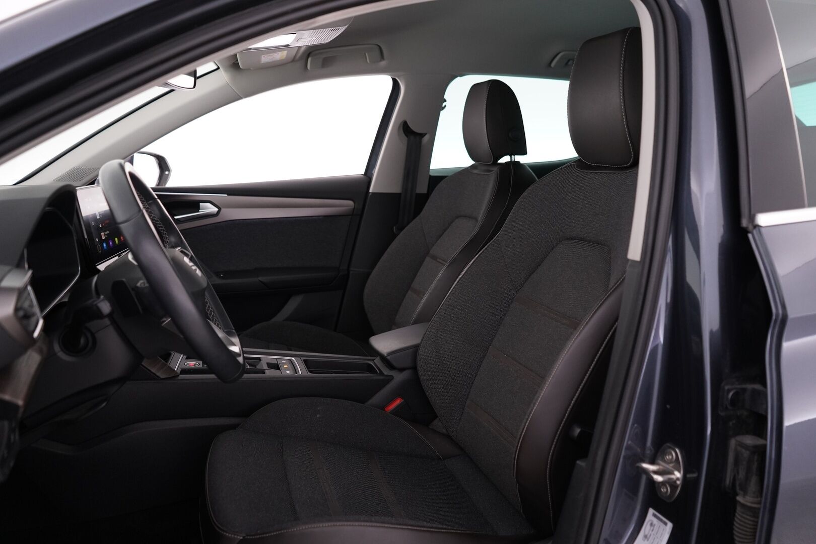 Seat Leon Sportstourer 2021 1,5 eTSI 150 Hybrid Xcellence DSG *ACC / Kamera / Puolinahat / Navi / Digimittaristo / Ratinlämmitin* - Suomi-auto / 2x vanteet - HULLUT AVAJAISHULINAT KORKOTARJOUS 3,29 %