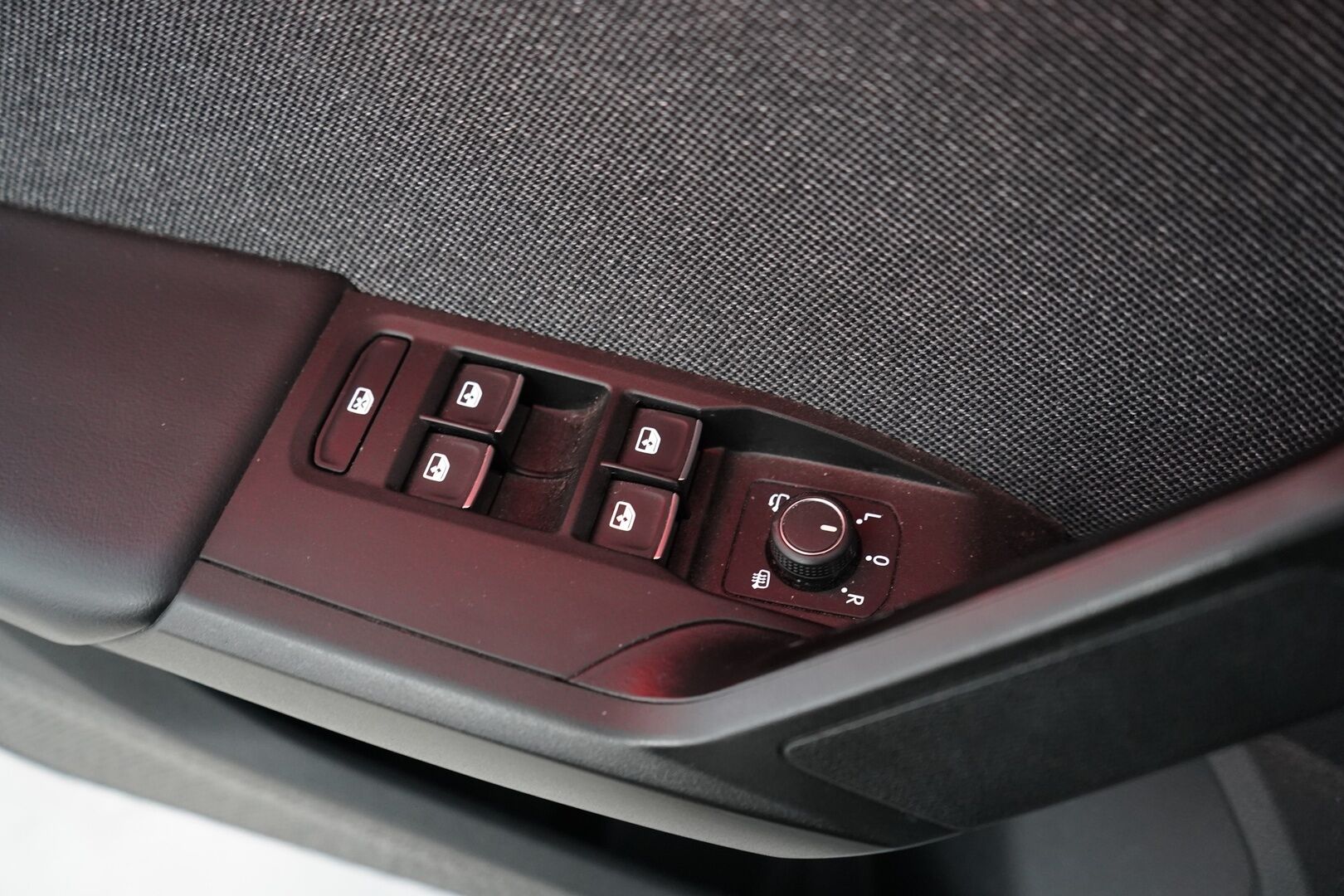 Seat Leon Sportstourer 2021 1,5 eTSI 150 Hybrid Xcellence DSG *ACC / Kamera / Puolinahat / Navi / Digimittaristo / Ratinlämmitin* - Suomi-auto / 2x vanteet - HULLUT AVAJAISHULINAT KORKOTARJOUS 3,29 %