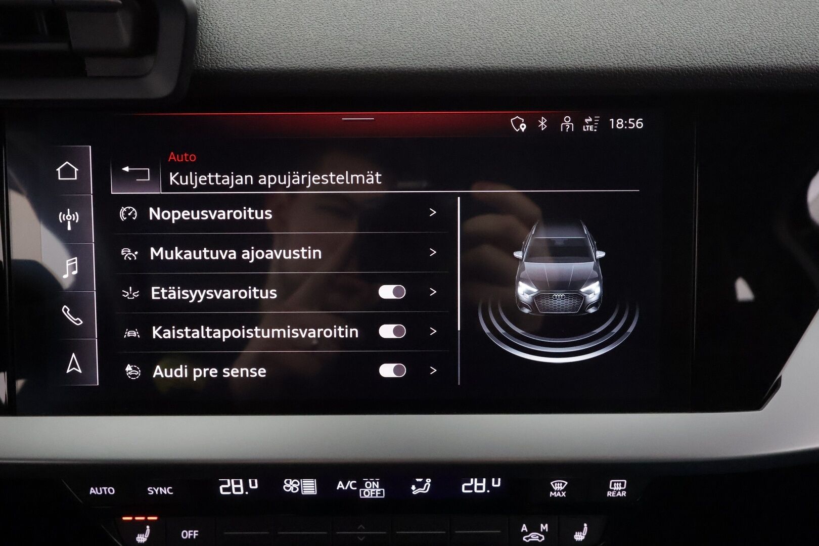 Audi A3 2021 Sportback 1,4 TFSI e-tron S tronic * ACC / LED / P.tutkat / Sportpenkit / Kaistavahti * - Suomi-auto / 2x Latauskaapelit / Kahdet renkaat aluvanteilla